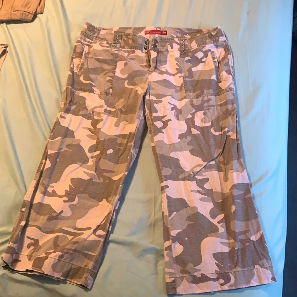 Camo Capris